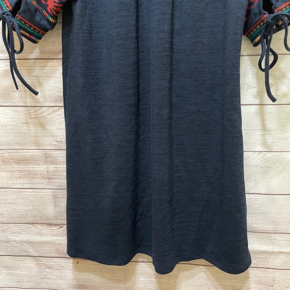 EXCELLENT CONDITION THML EMBROIDERED BIRD SLEEVE SHIFT DRESS IN NAVY BLUE - Picture 11 of 11